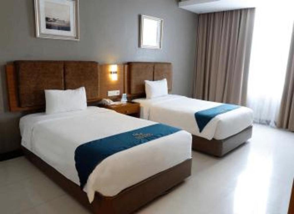 Grage Hotel Cirebon Exterior foto
