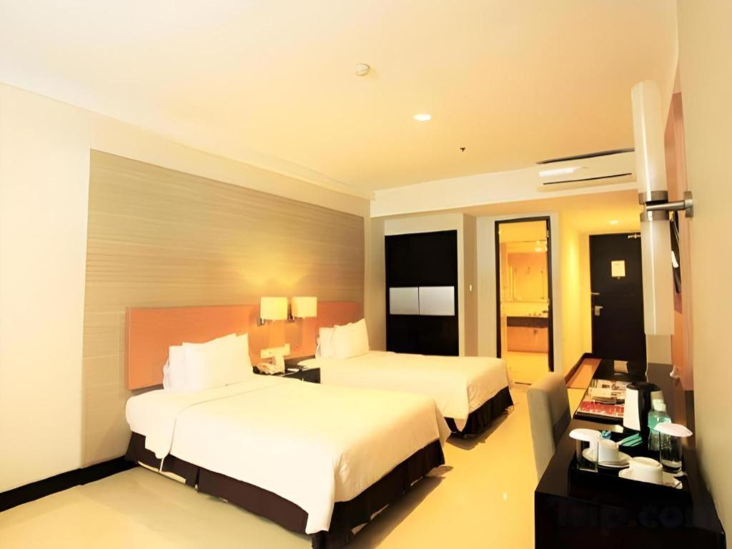 Grage Hotel Cirebon Exterior foto